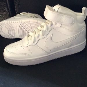 NWOT Nike high tops